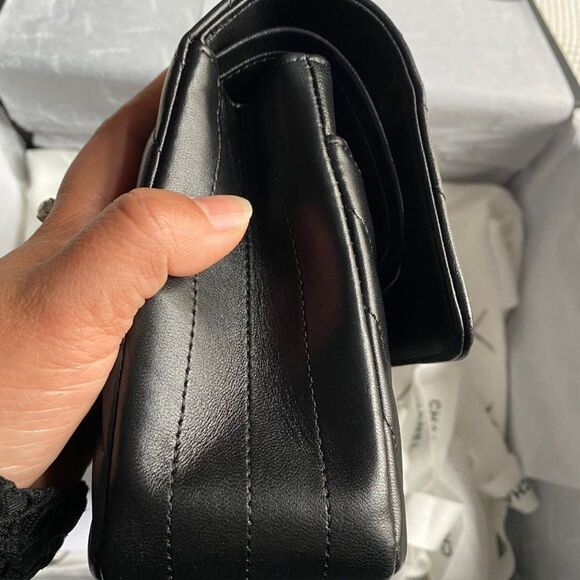 100% authentic CHANEL medium double flap black lambskin with GHW - Picture 5 of 6